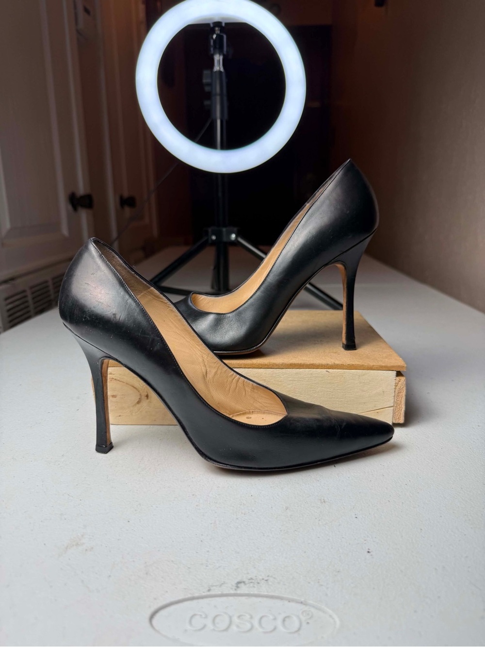 Manolo Blahnik Pointed Toe Pumps Black Leather Size 37.5 / US 7.5